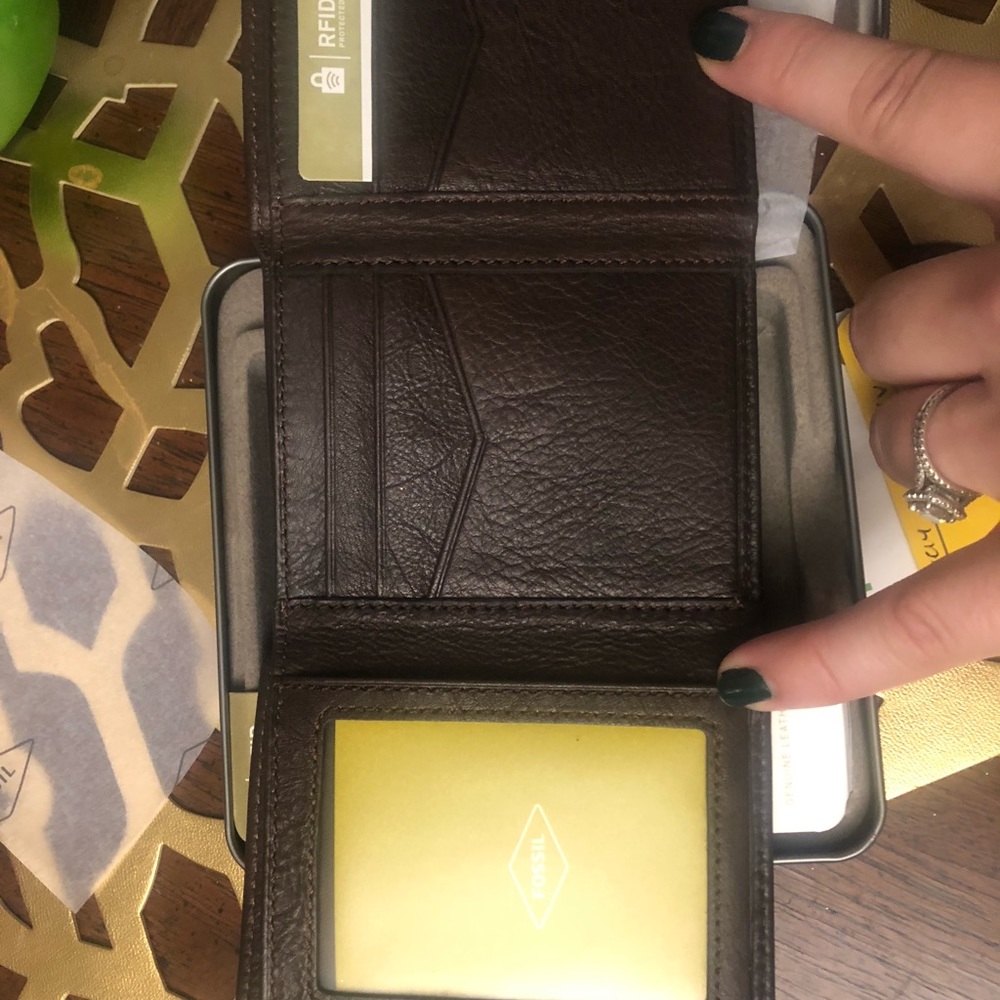 Fossil Brown Leather Wallet NEW! original package